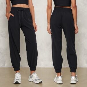 NWT Abercrombie YPB motionTEK Jogger in Black